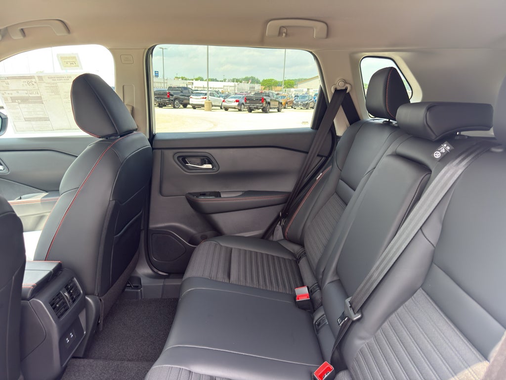 2026 Nissan Rogue 2026.5 AWD Rock Creek