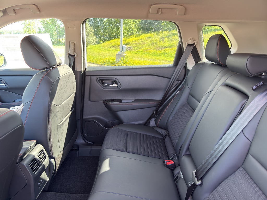 2026 Nissan Rogue 2026.5 AWD Rock Creek