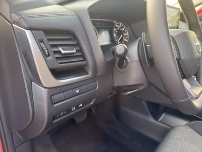 2025 Nissan Rogue AWD SV