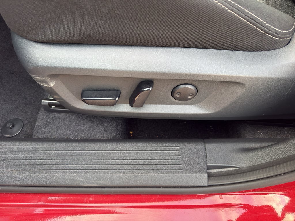 2025 Nissan Rogue AWD SV
