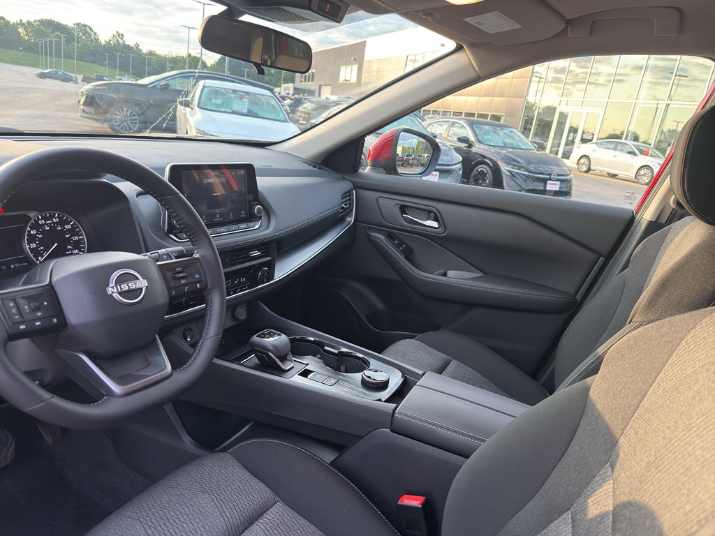 2025 Nissan Rogue AWD SV