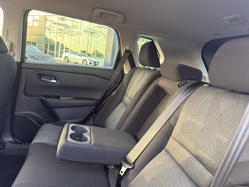 2025 Nissan Rogue AWD SV