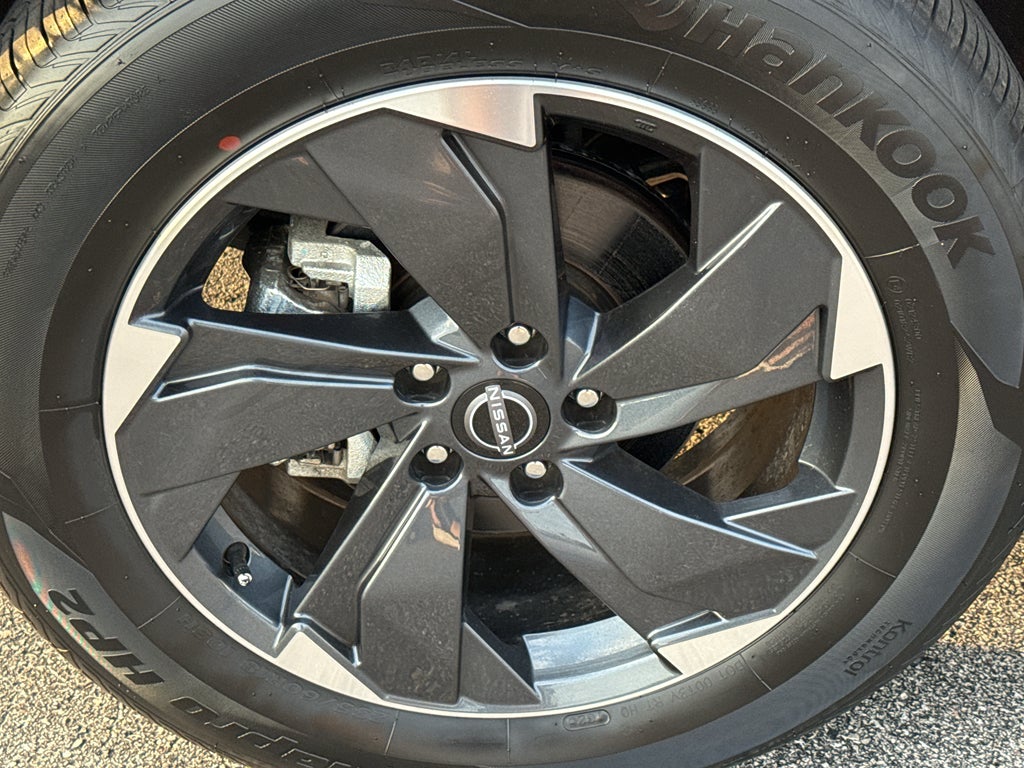 2025 Nissan Rogue AWD SV