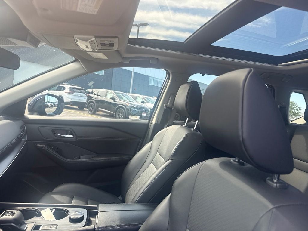 2025 Nissan Rogue AWD SV