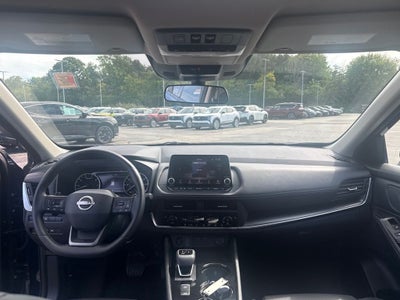 2025 Nissan Rogue AWD SV