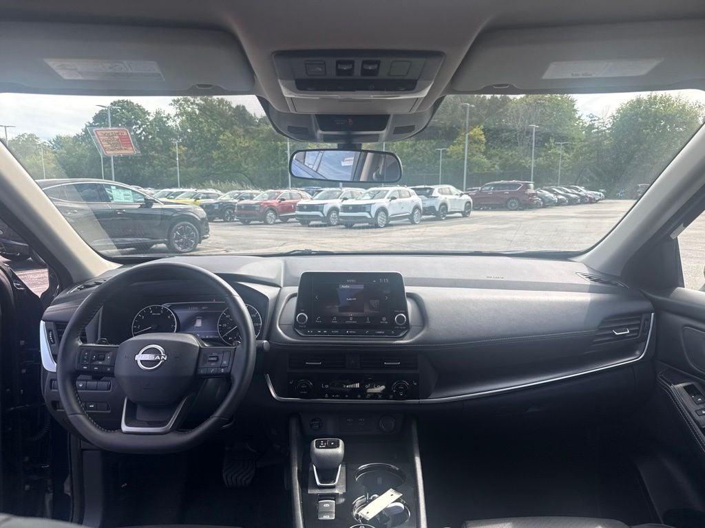 2025 Nissan Rogue AWD SV