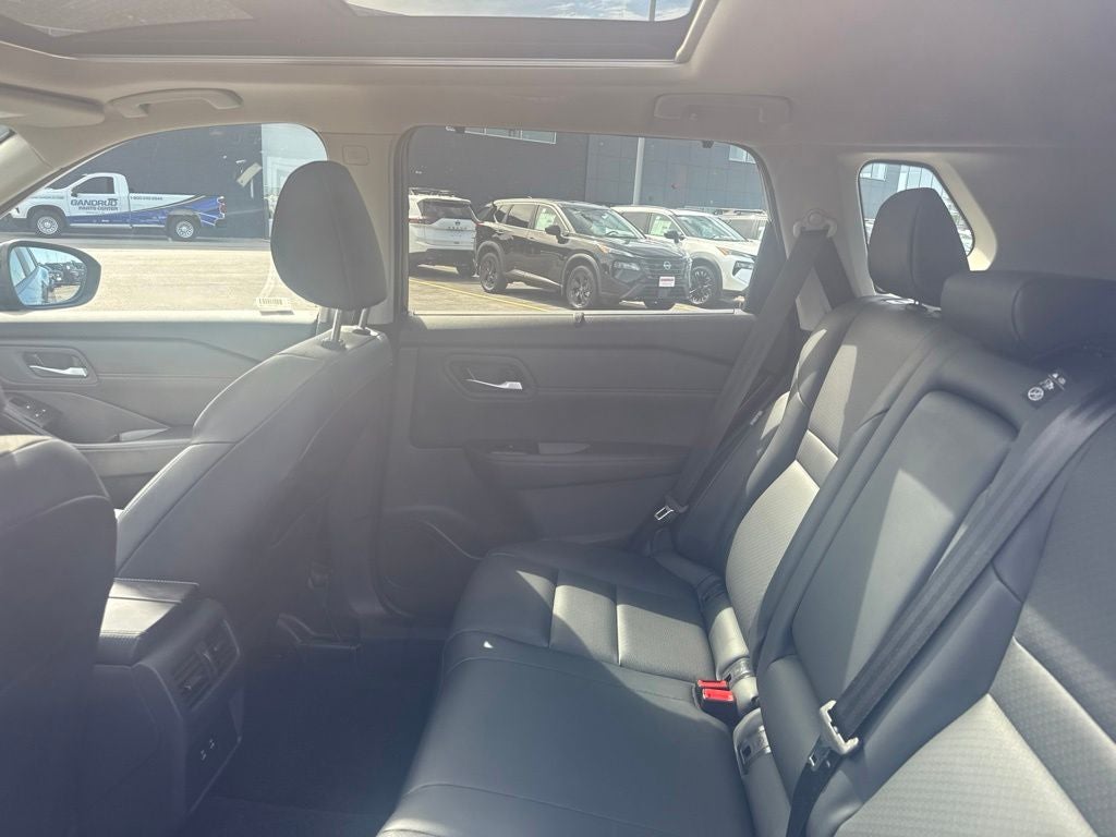 2025 Nissan Rogue AWD SV