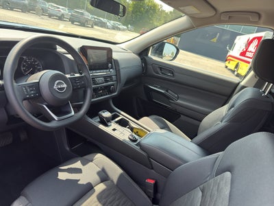 2025 Nissan Pathfinder S 4WD