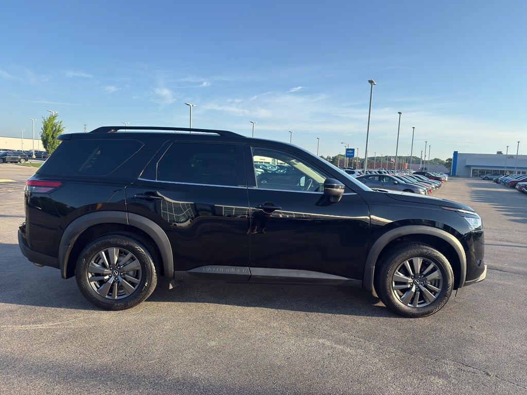 2022 Nissan Pathfinder SV 4WD