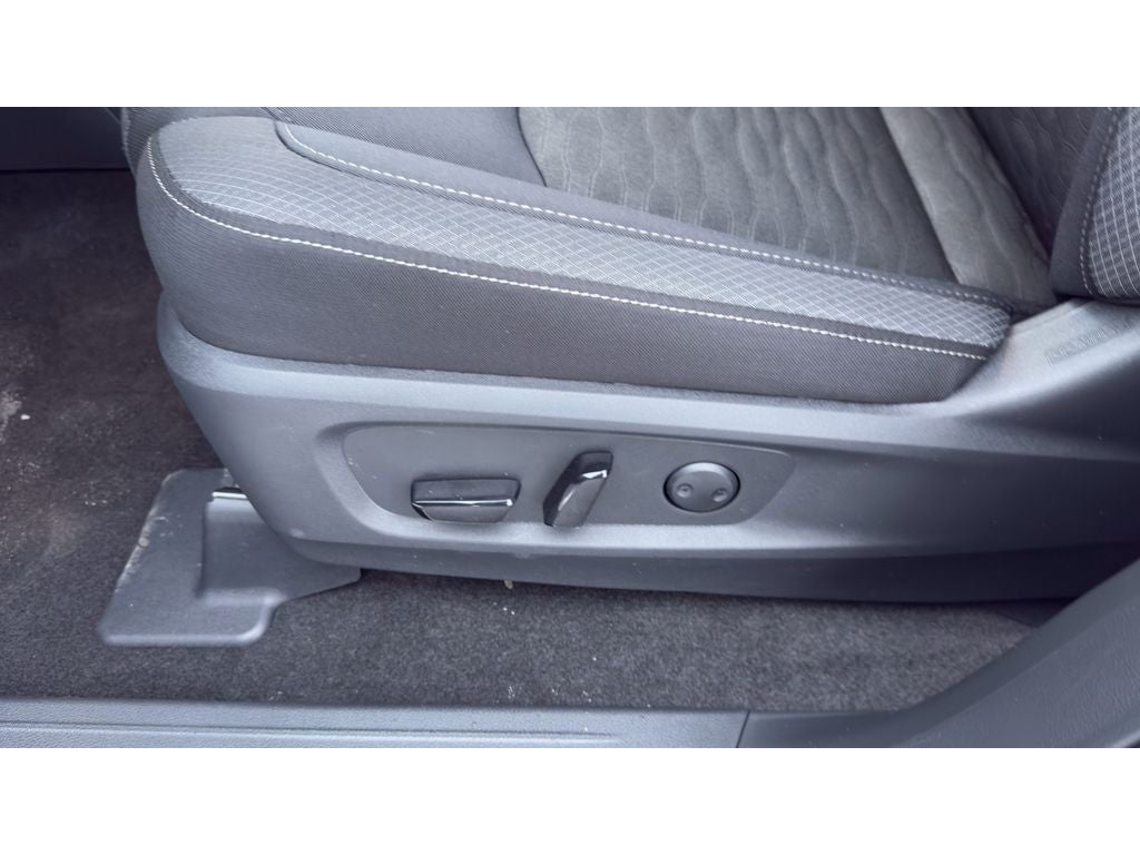 2026 Nissan Pathfinder SV 4WD