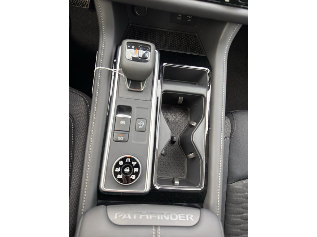 2026 Nissan Pathfinder SV 4WD