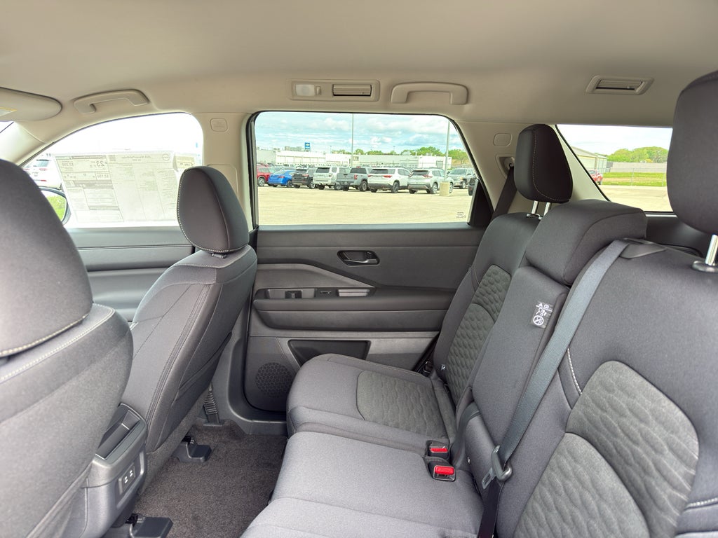 2026 Nissan Pathfinder SV 4WD
