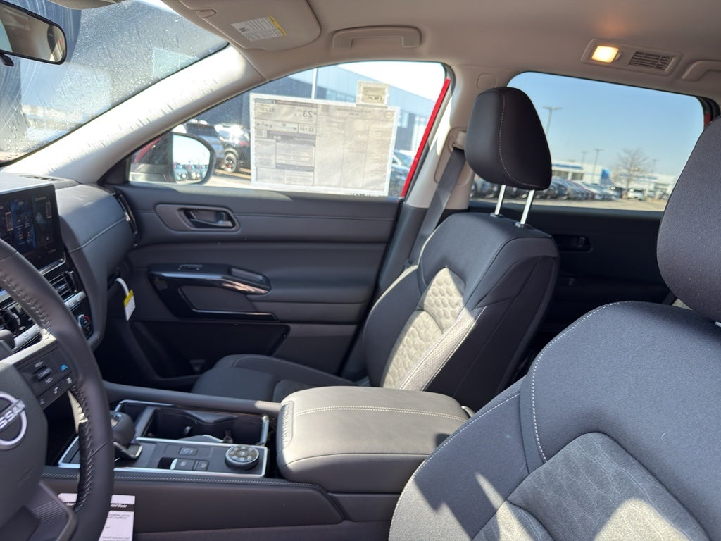 2026 Nissan Pathfinder SV 4WD