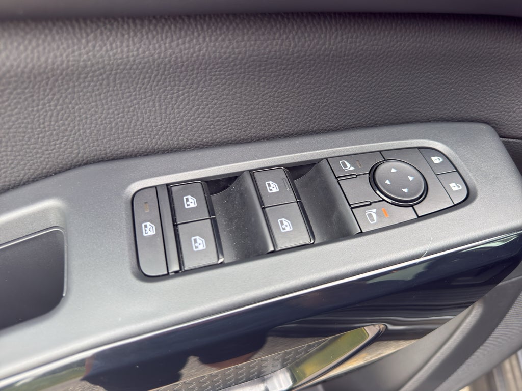 2026 Nissan Pathfinder SV 4WD