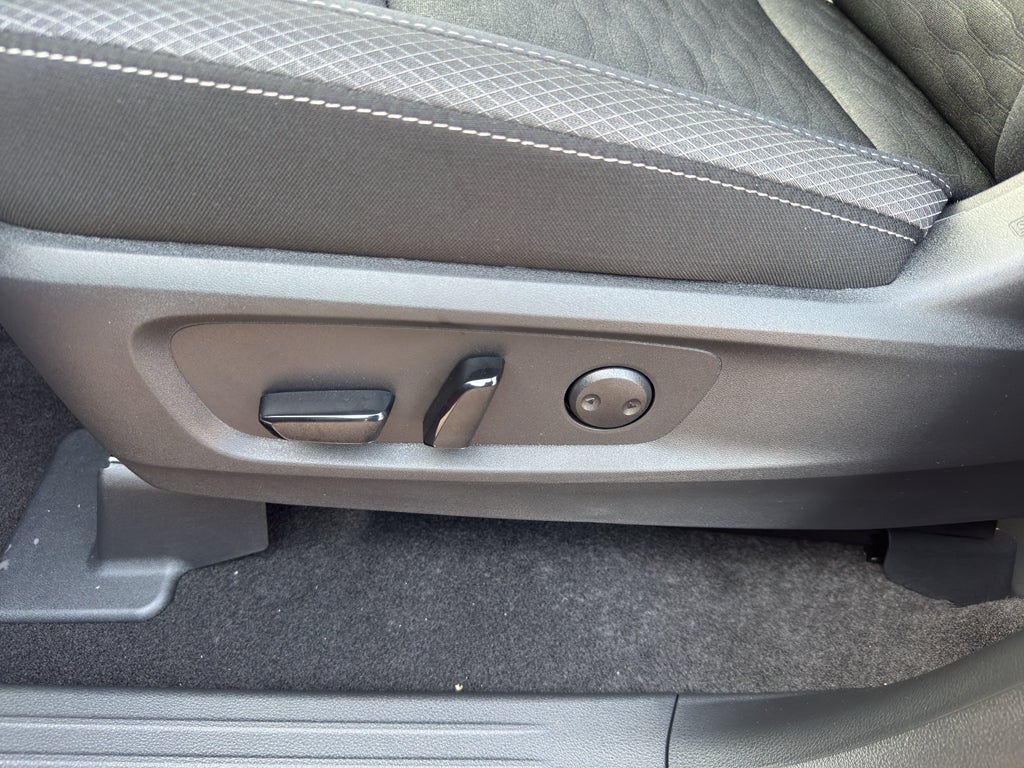 2026 Nissan Pathfinder SV 4WD