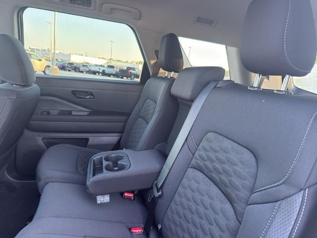 2026 Nissan Pathfinder SV 4WD
