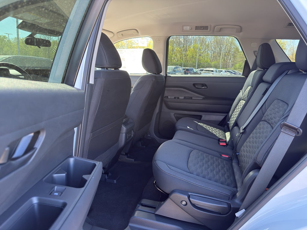 2026 Nissan Pathfinder SV 4WD