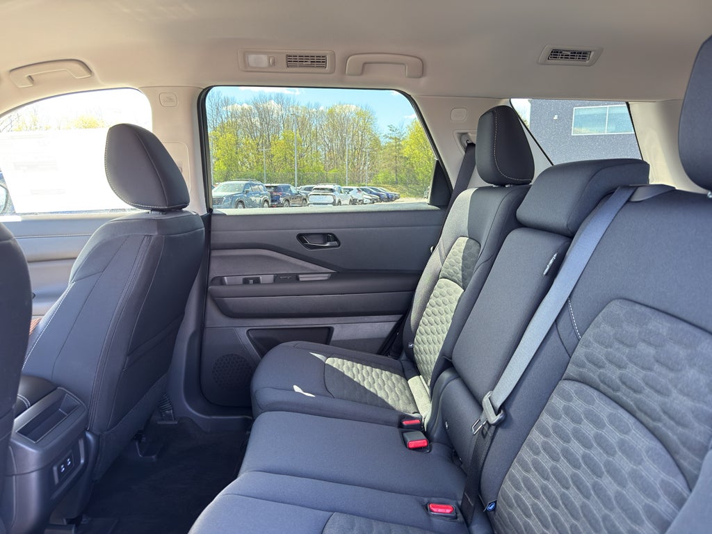 2026 Nissan Pathfinder SV 4WD