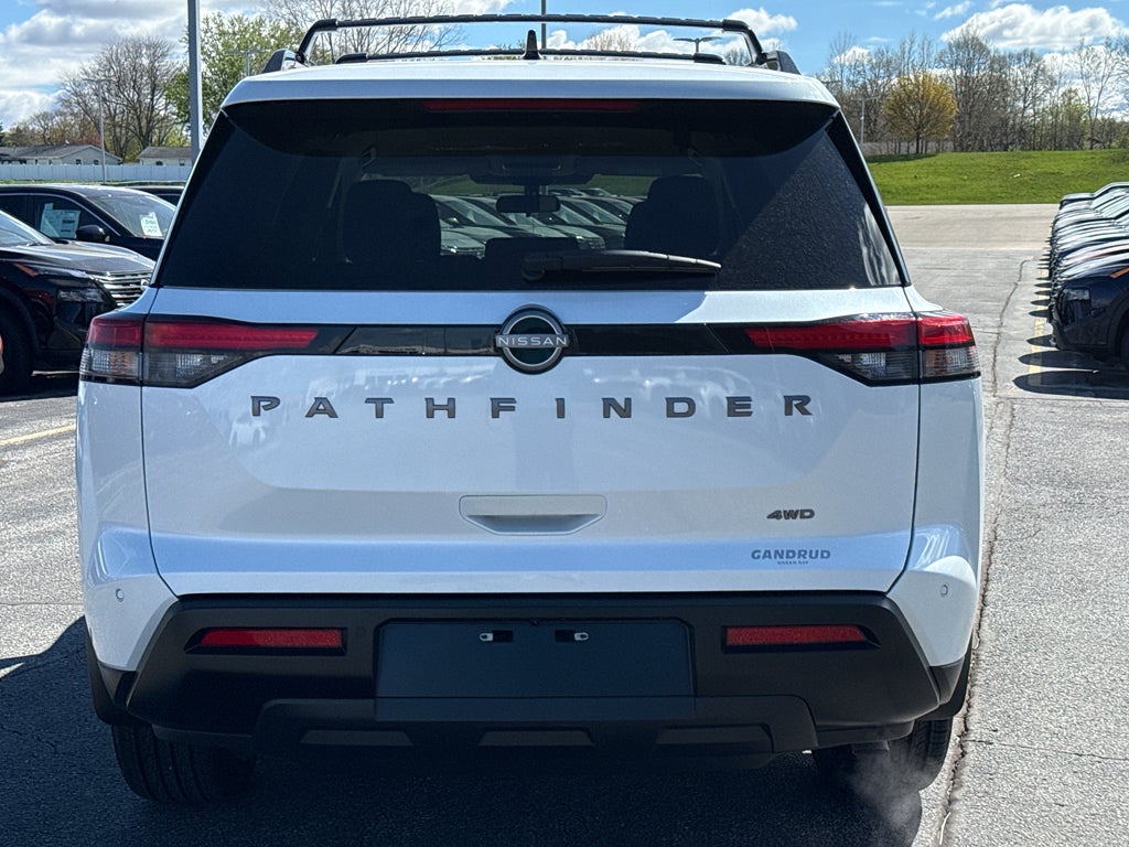 2026 Nissan Pathfinder SV 4WD