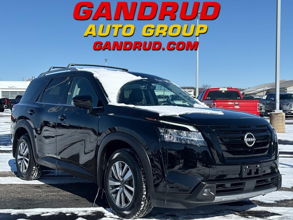 2023 Nissan Pathfinder SL 4WD