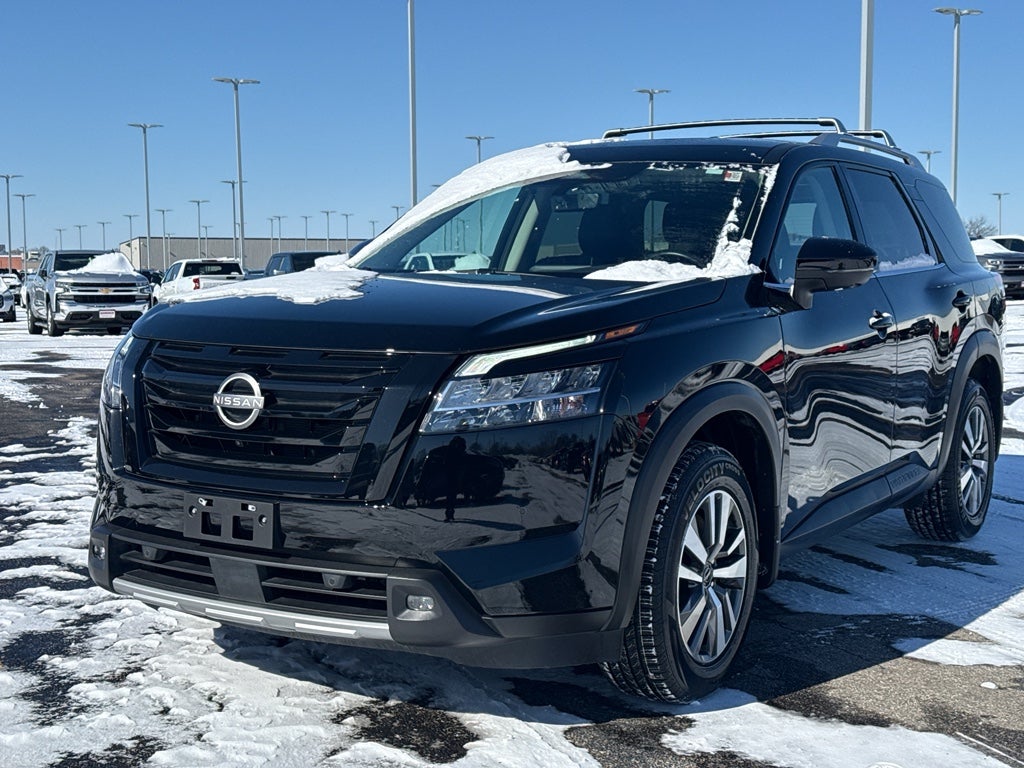 2023 Nissan Pathfinder SL 4WD