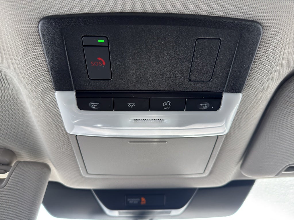 2023 Nissan Pathfinder SL 4WD