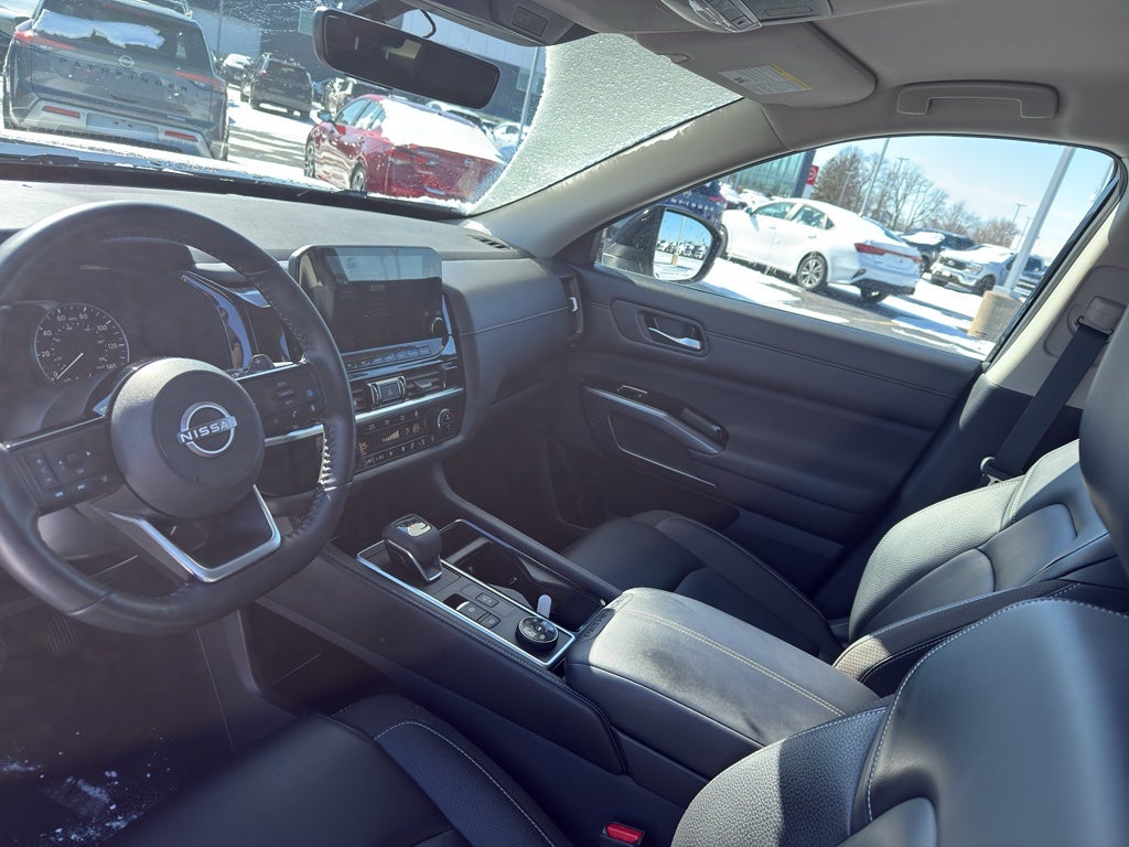 2023 Nissan Pathfinder SL 4WD