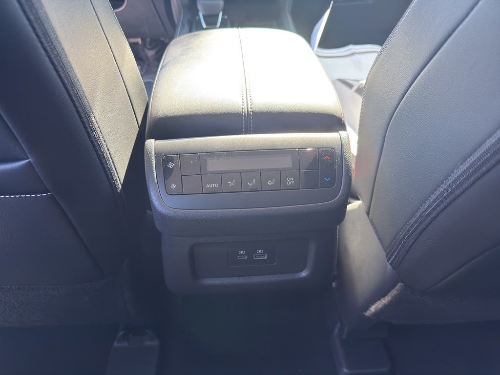 2023 Nissan Pathfinder SL 4WD