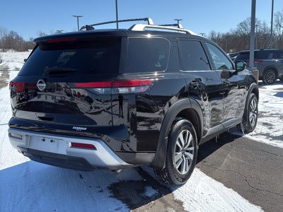 2023 Nissan Pathfinder SL 4WD