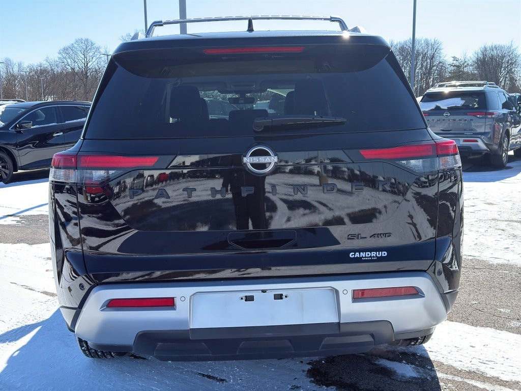 2023 Nissan Pathfinder SL 4WD