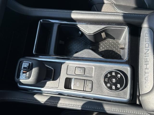 2023 Nissan Pathfinder SL 4WD