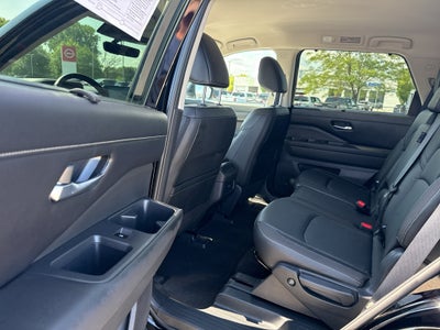 2023 Nissan Pathfinder SL 4WD