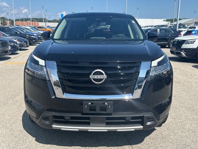 2023 Nissan Pathfinder SL 4WD