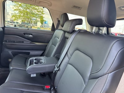 2023 Nissan Pathfinder SL 4WD
