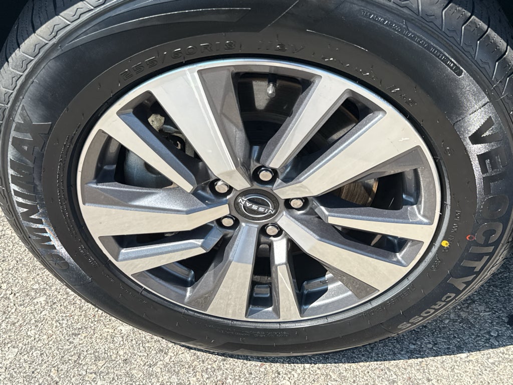 2023 Nissan Pathfinder SL 4WD