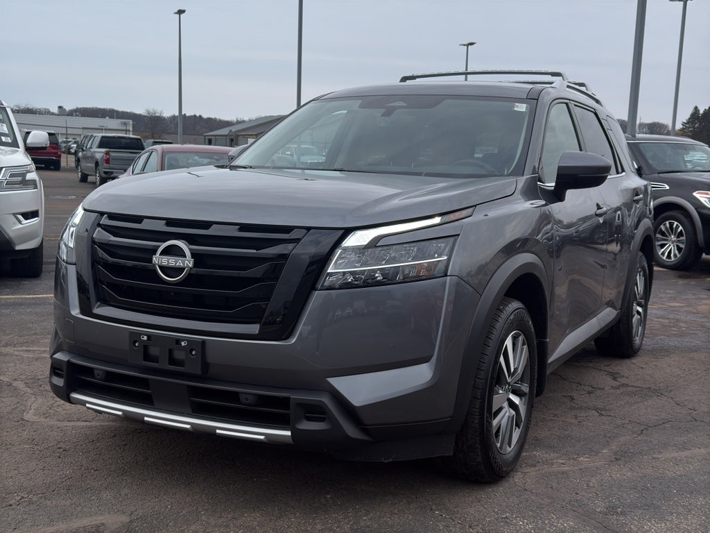 2024 Nissan Pathfinder SL 4WD