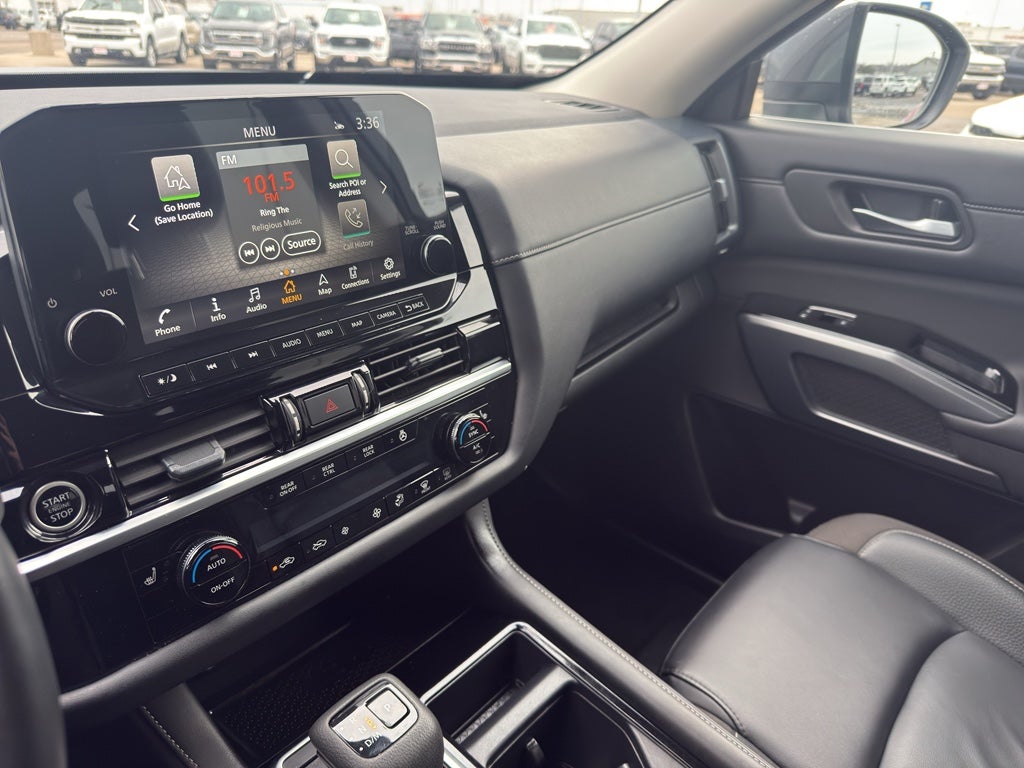 2024 Nissan Pathfinder SL 4WD