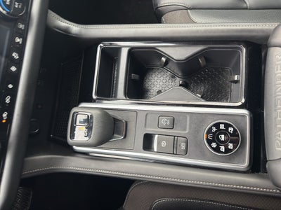 2024 Nissan Pathfinder SL 4WD