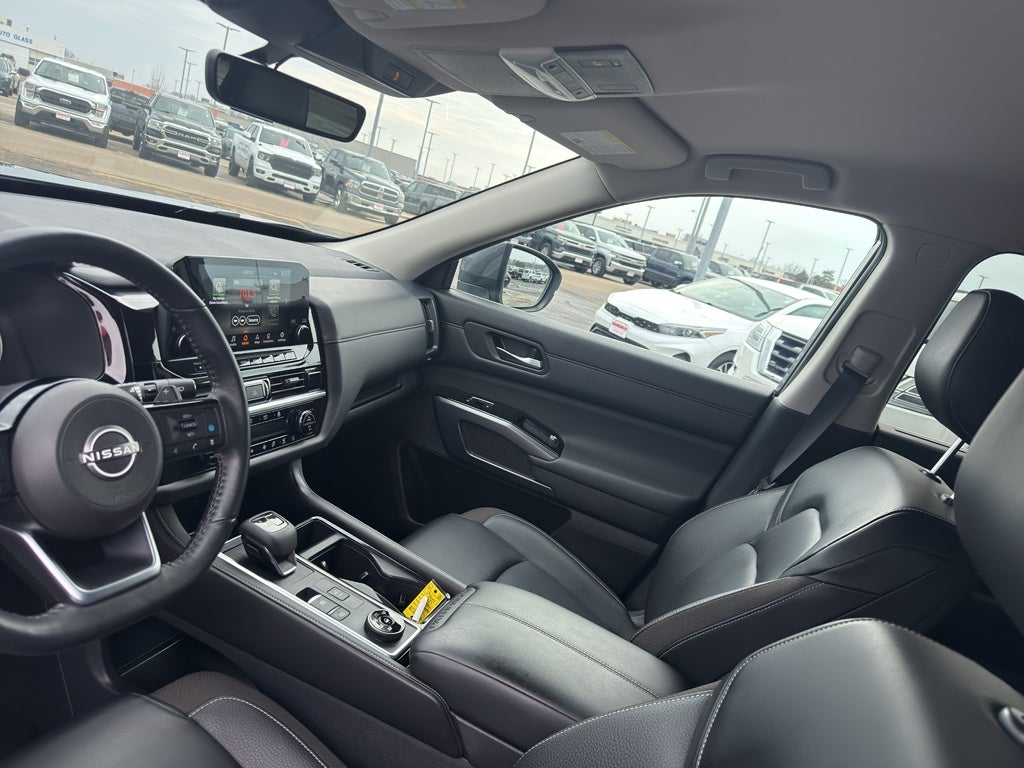 2024 Nissan Pathfinder SL 4WD