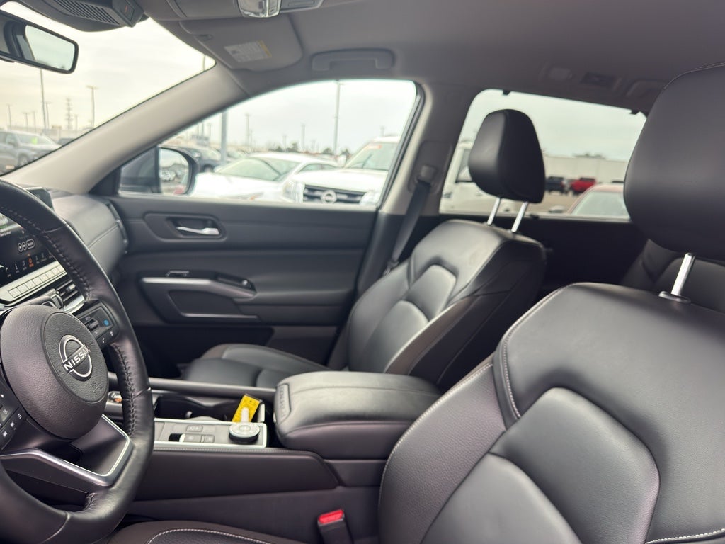 2024 Nissan Pathfinder SL 4WD