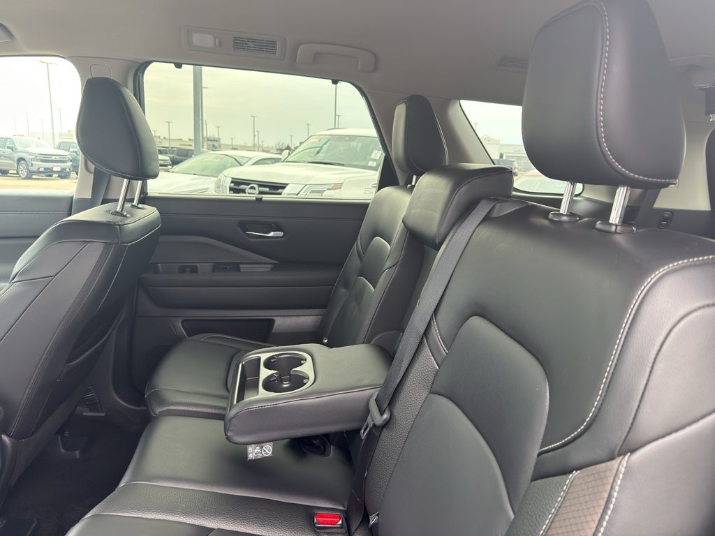 2024 Nissan Pathfinder SL 4WD