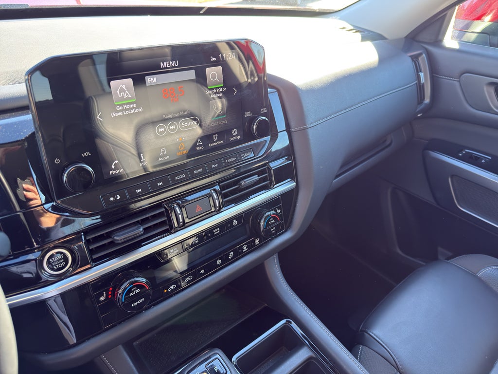 2023 Nissan Pathfinder SL 4WD