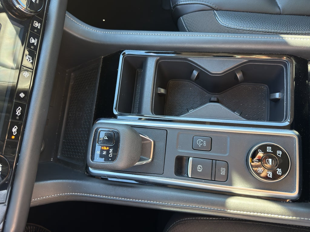 2023 Nissan Pathfinder SL 4WD