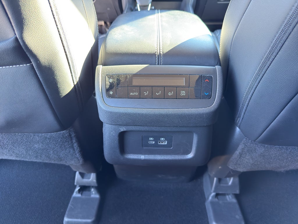 2023 Nissan Pathfinder SL 4WD