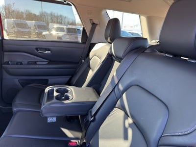 2023 Nissan Pathfinder SL 4WD