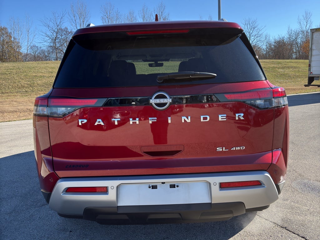 2023 Nissan Pathfinder SL 4WD