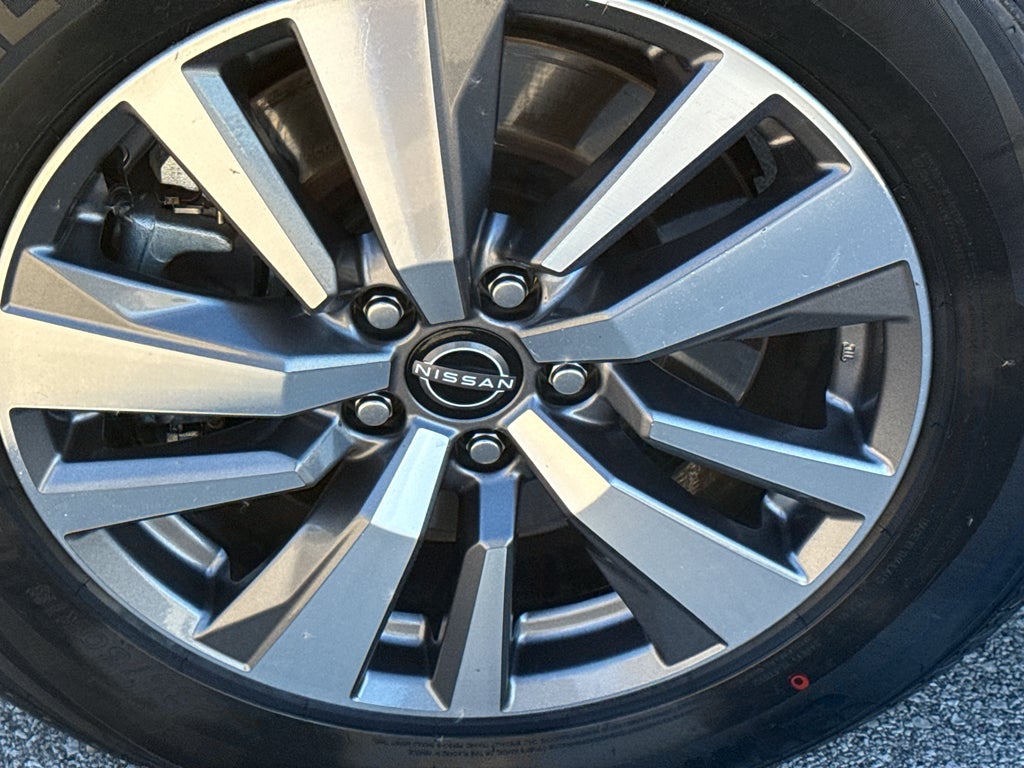 2023 Nissan Pathfinder SL 4WD