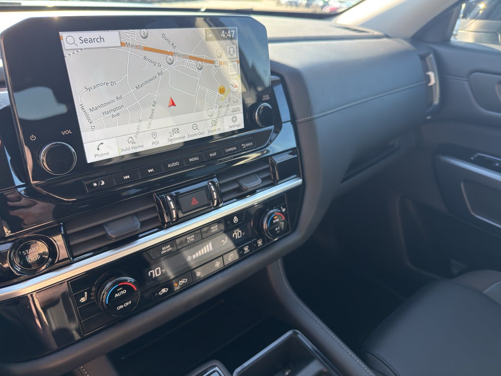 2025 Nissan Pathfinder SL 4WD