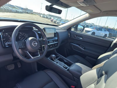 2025 Nissan Pathfinder SL 4WD