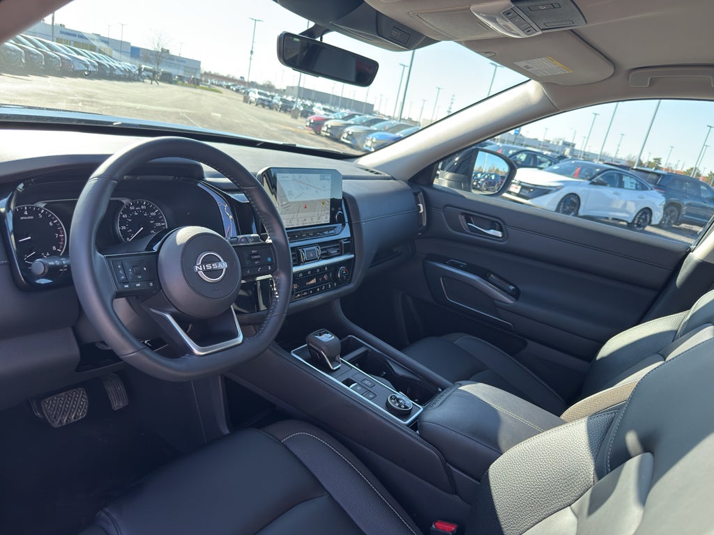 2025 Nissan Pathfinder SL 4WD